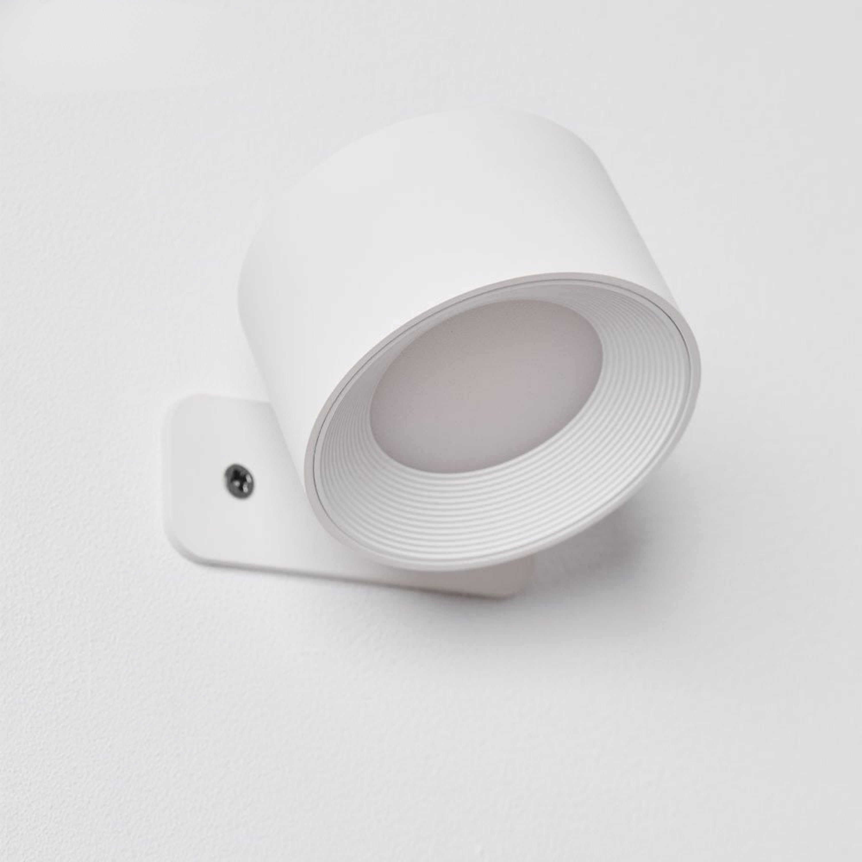 Wiederaufladbare LED-Wandleuchte – kabellos, dimmbar, 360° drehbar