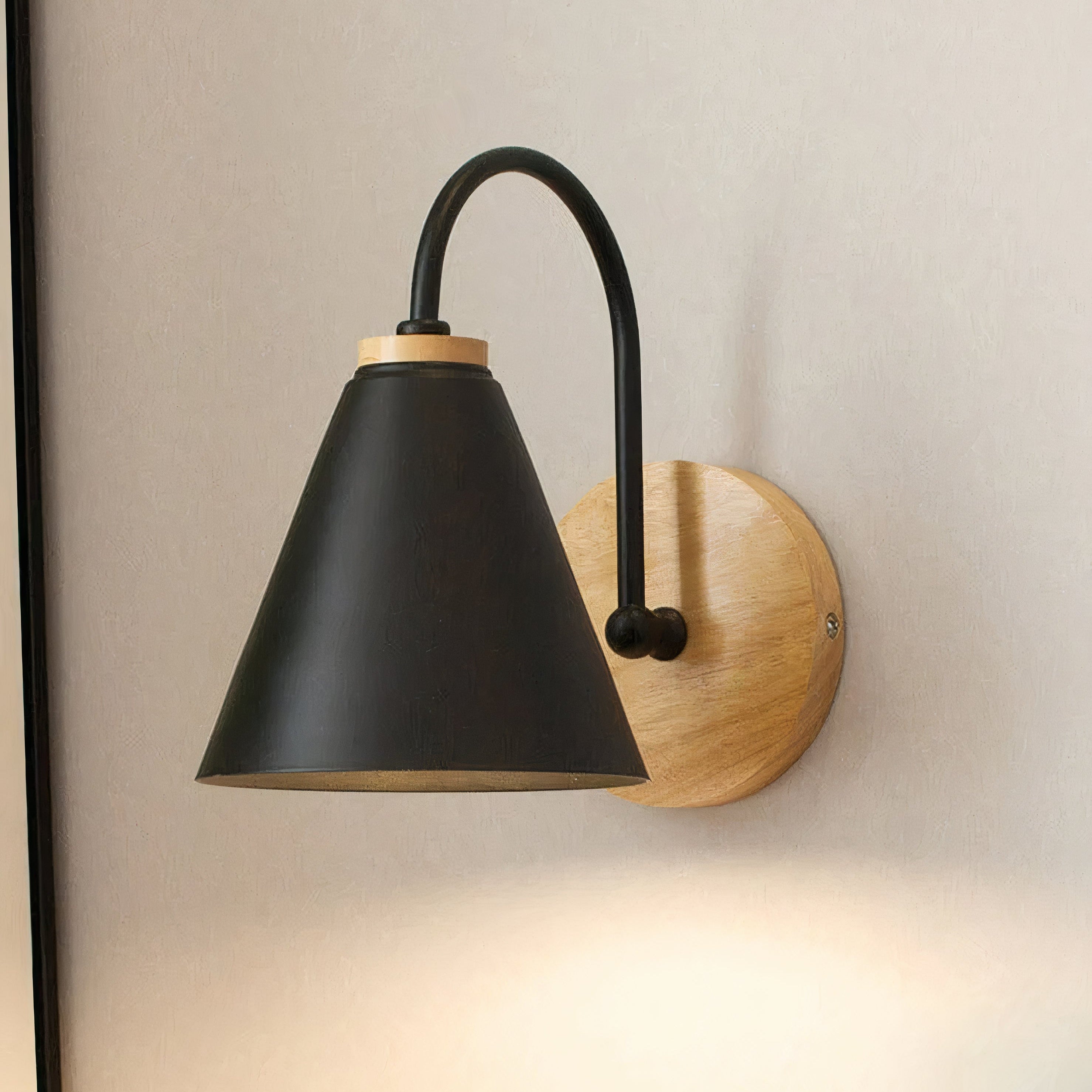 Moderne Wandlampe aus Metall, Nordisches minimalistisches Design