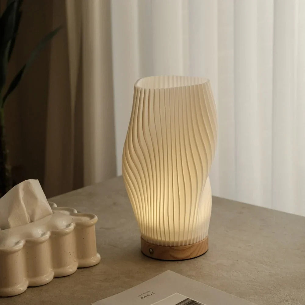 LED Tischlampe Holz – Wellen / Wirbel / Wolken Design, Dimmbar, USB