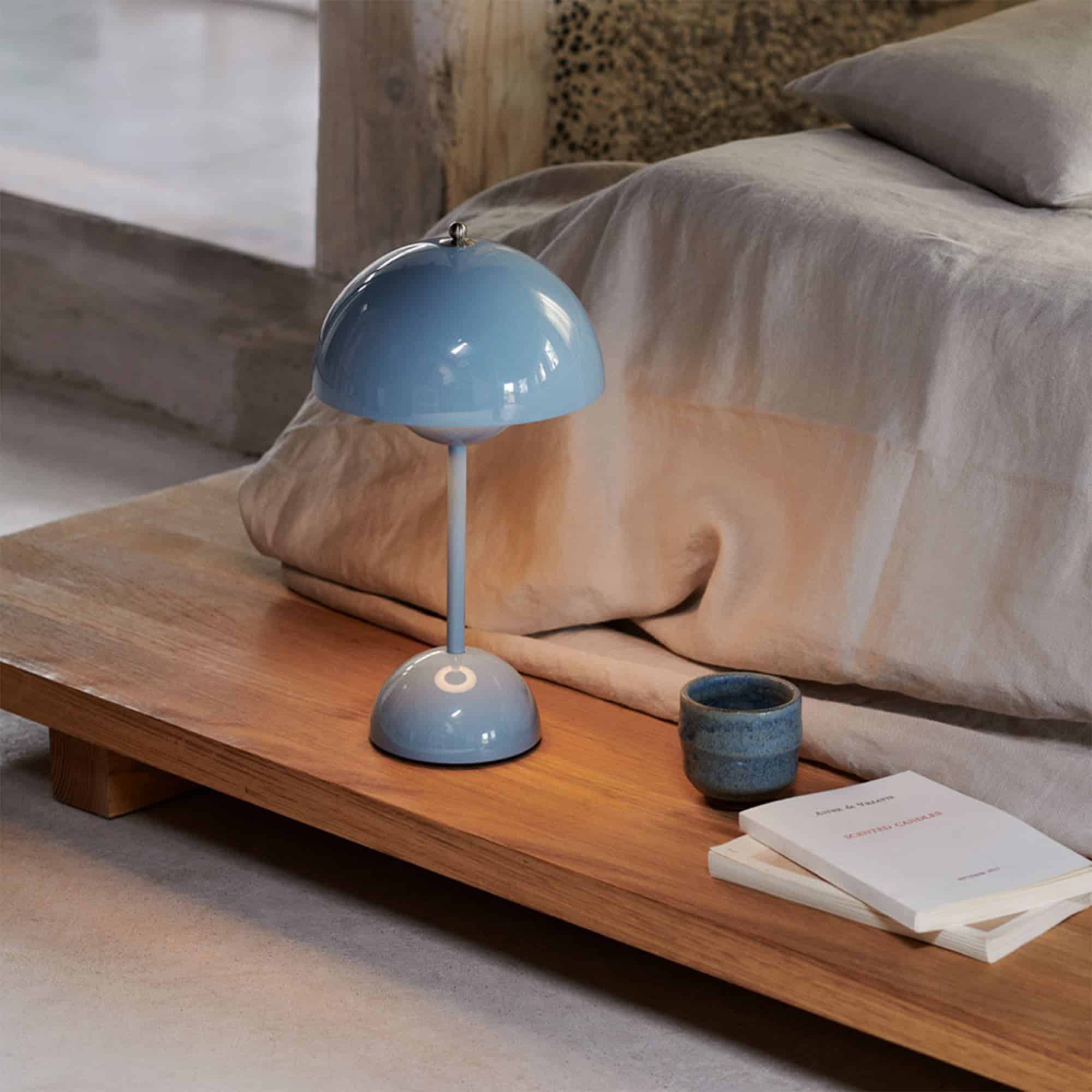 Skandinavische LED Tischlampe Metall – Dimmbar & Kabellos, Modernes Design