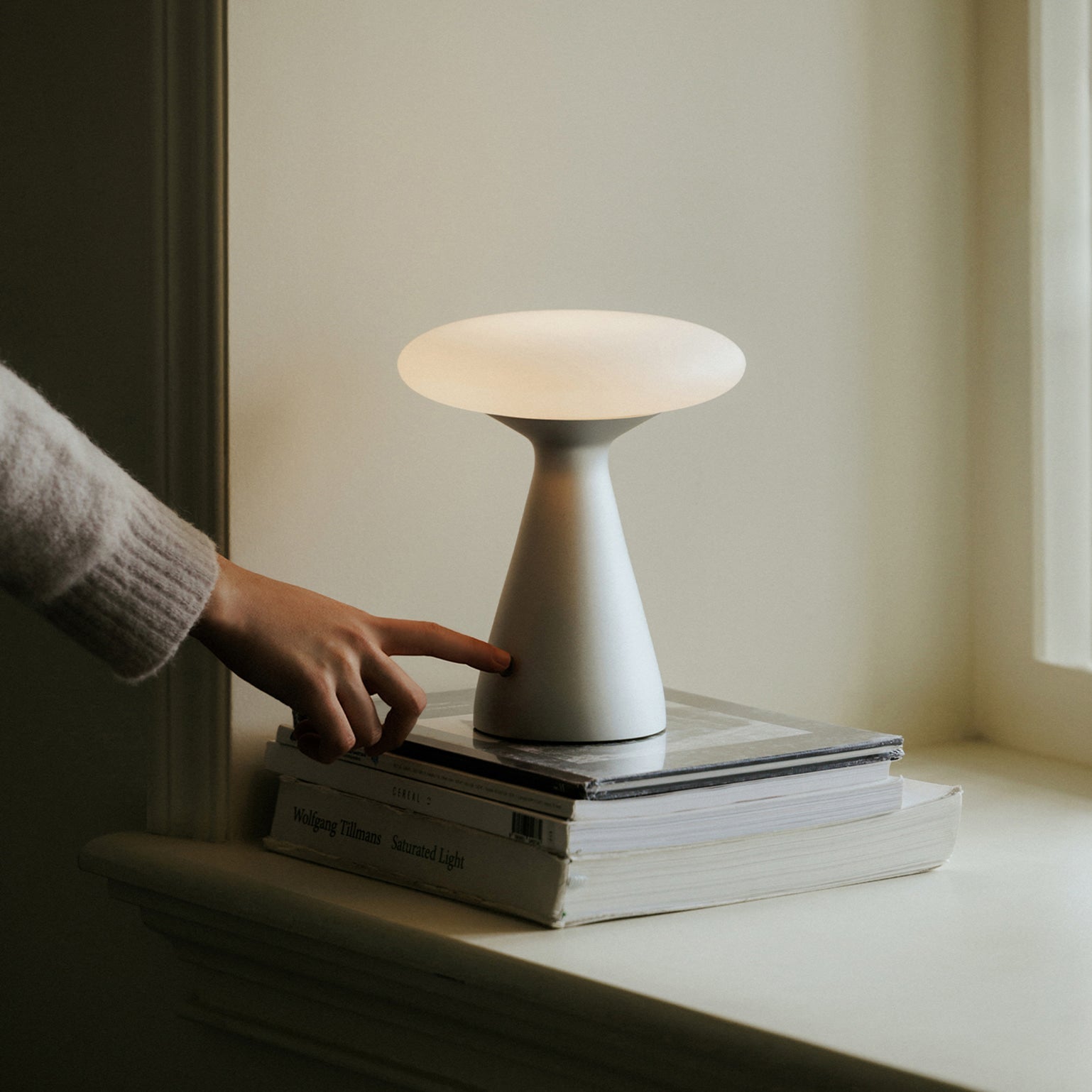 Tischlampe Modern, Minimalistisches Design Dimmbar Warmweiß