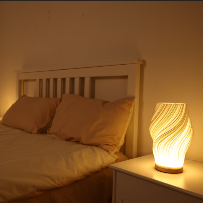 LED Tischlampe Holz – Wellen / Wirbel / Wolken Design, Dimmbar, USB