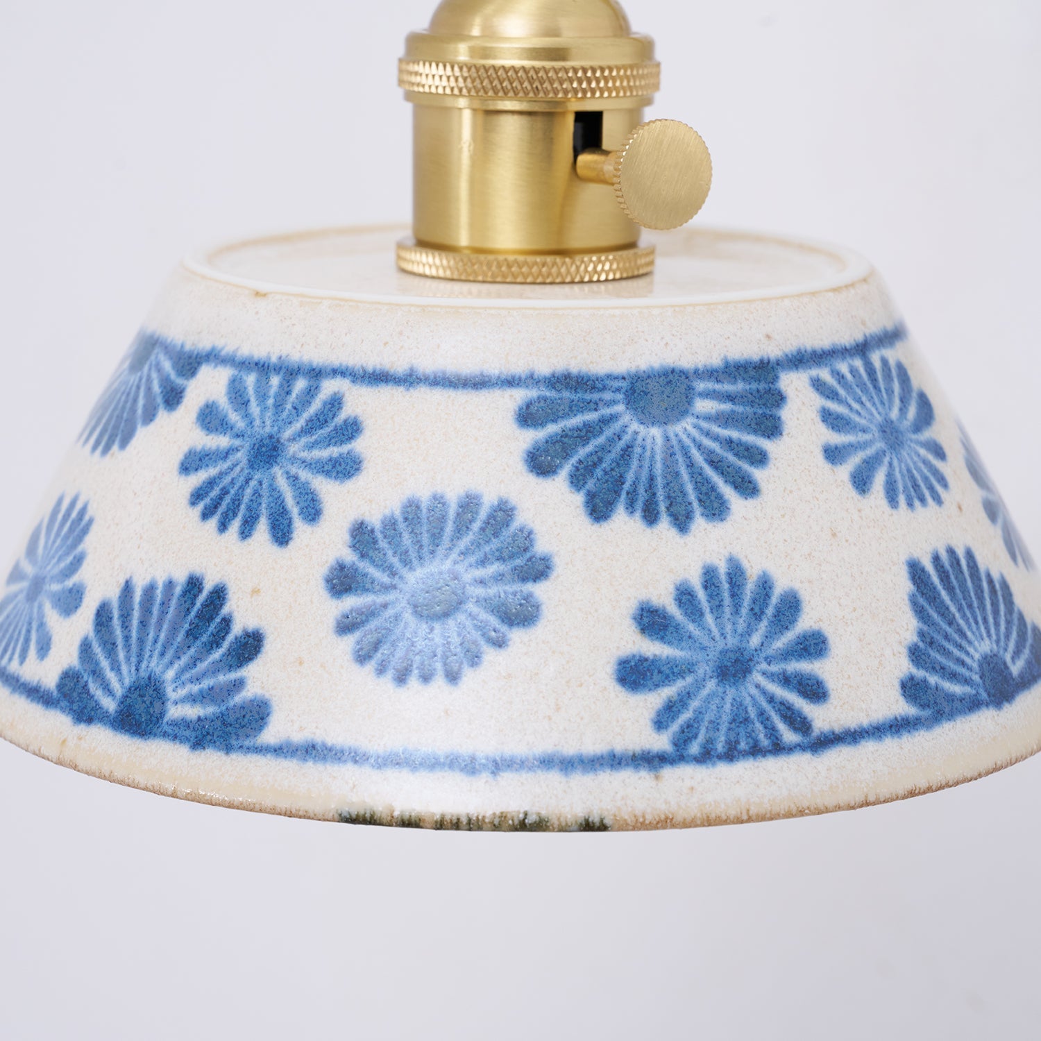 Wandleuchte Keramik Blumen Indigo, Design Wandlampe Messing E27