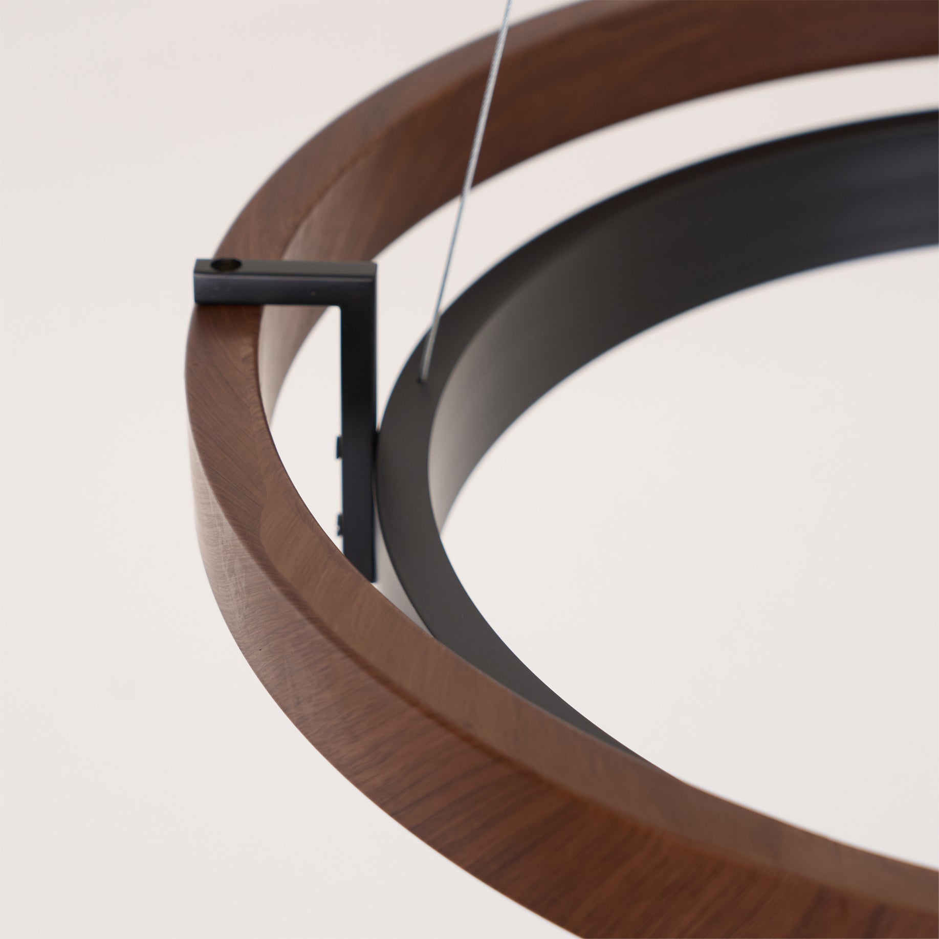 Pendelleuchte Walnuss Metall Ringförmig, Modernes LED Design