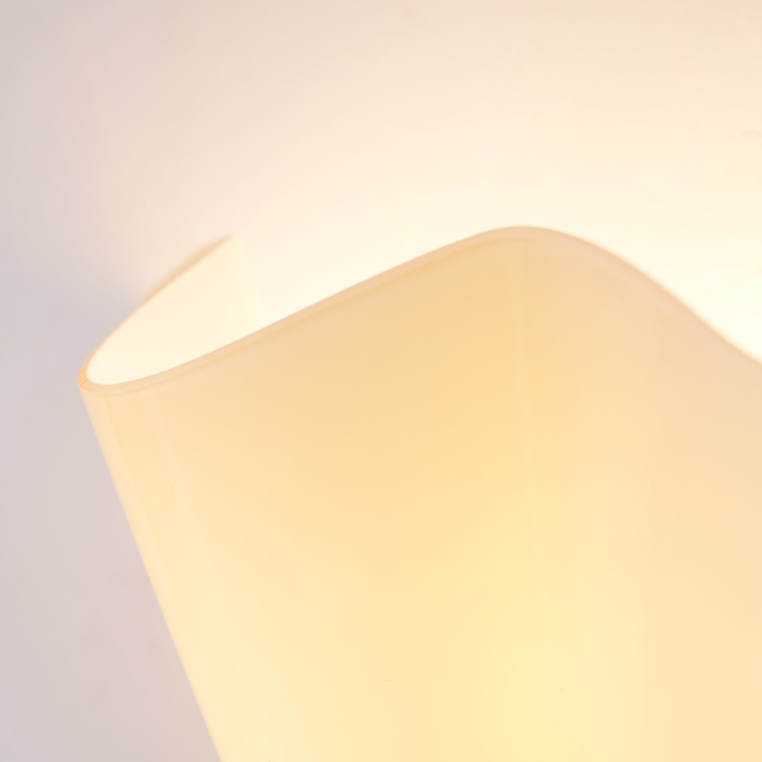 Wandleuchte Mundgeblasenes Glas, Blumenform Design Dimmbar Warmweiß