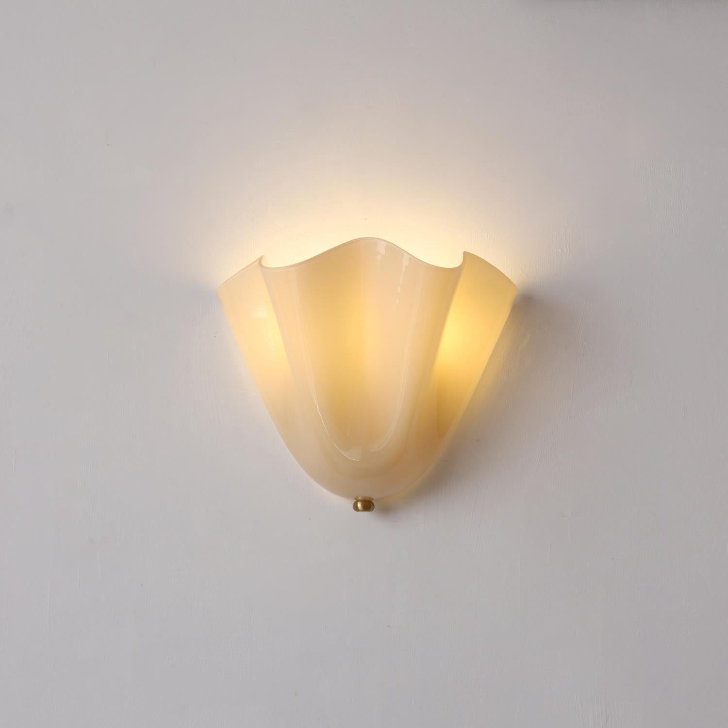 Wandleuchte Mundgeblasenes Glas, Blumenform Design Dimmbar Warmweiß