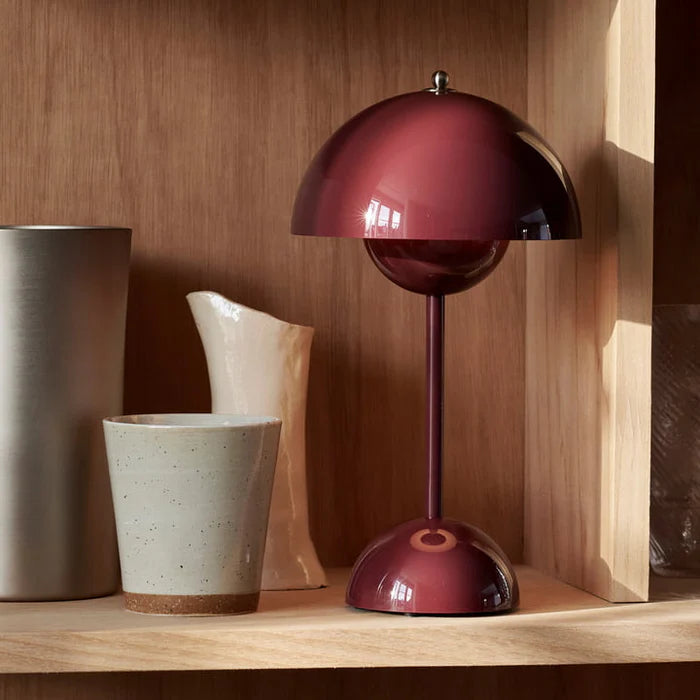 Skandinavische LED Tischlampe Metall – Dimmbar & Kabellos, Modernes Design