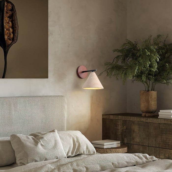 Travertin Wandleuchte Kegelform, Naturstein Design Wabi Sabi