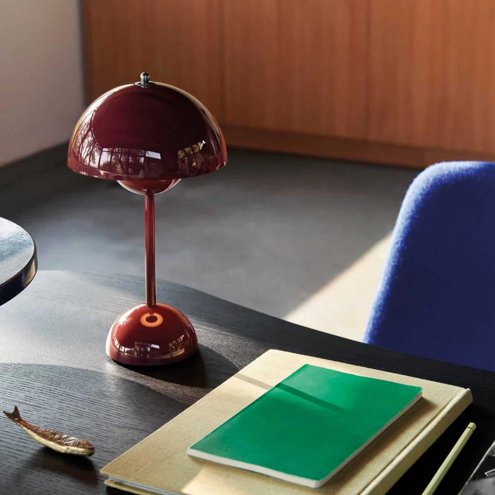Skandinavische LED Tischlampe Metall – Dimmbar & Kabellos, Modernes Design