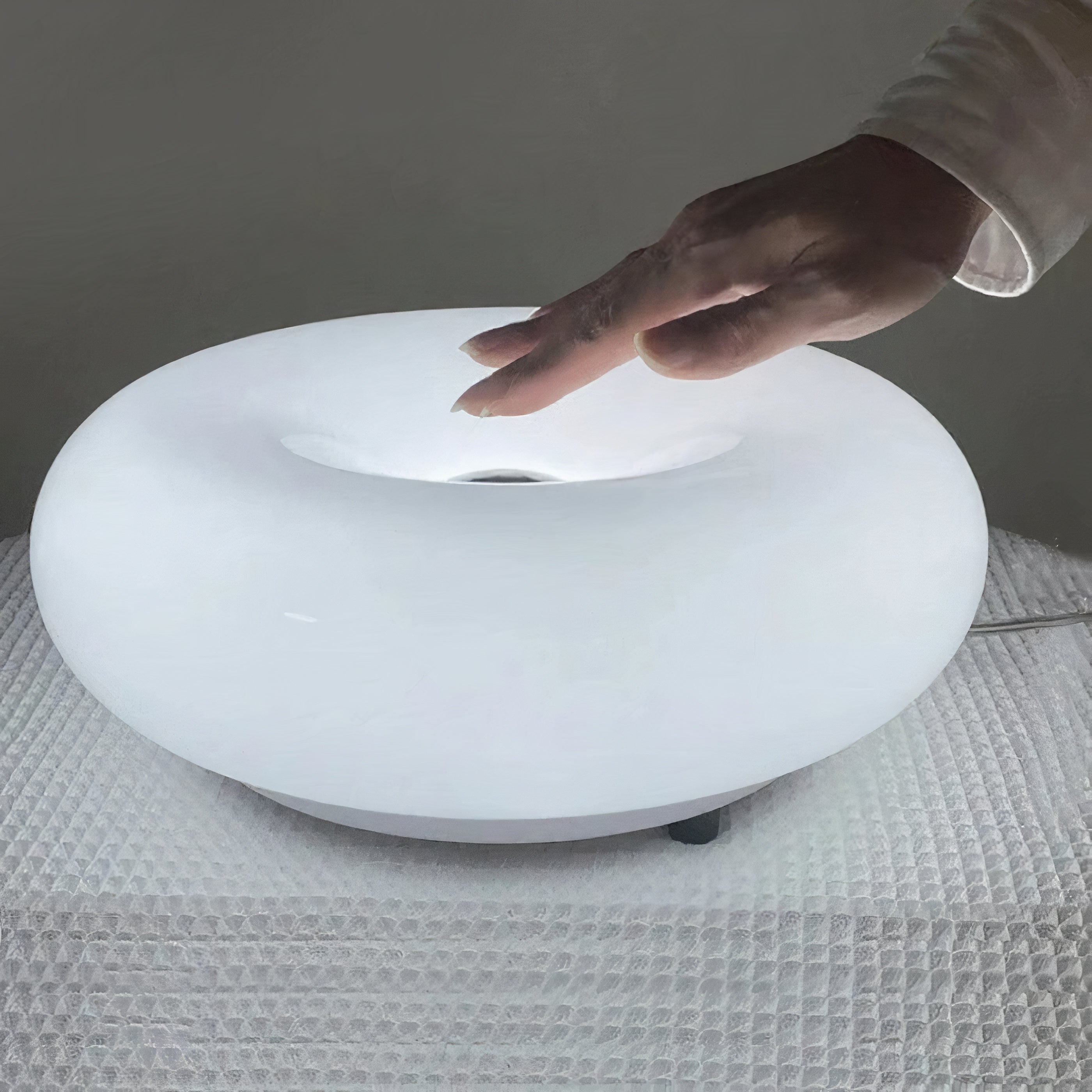 Bauhaus Tischlampe LED dimmbar, Glas Ring Tischleuchte