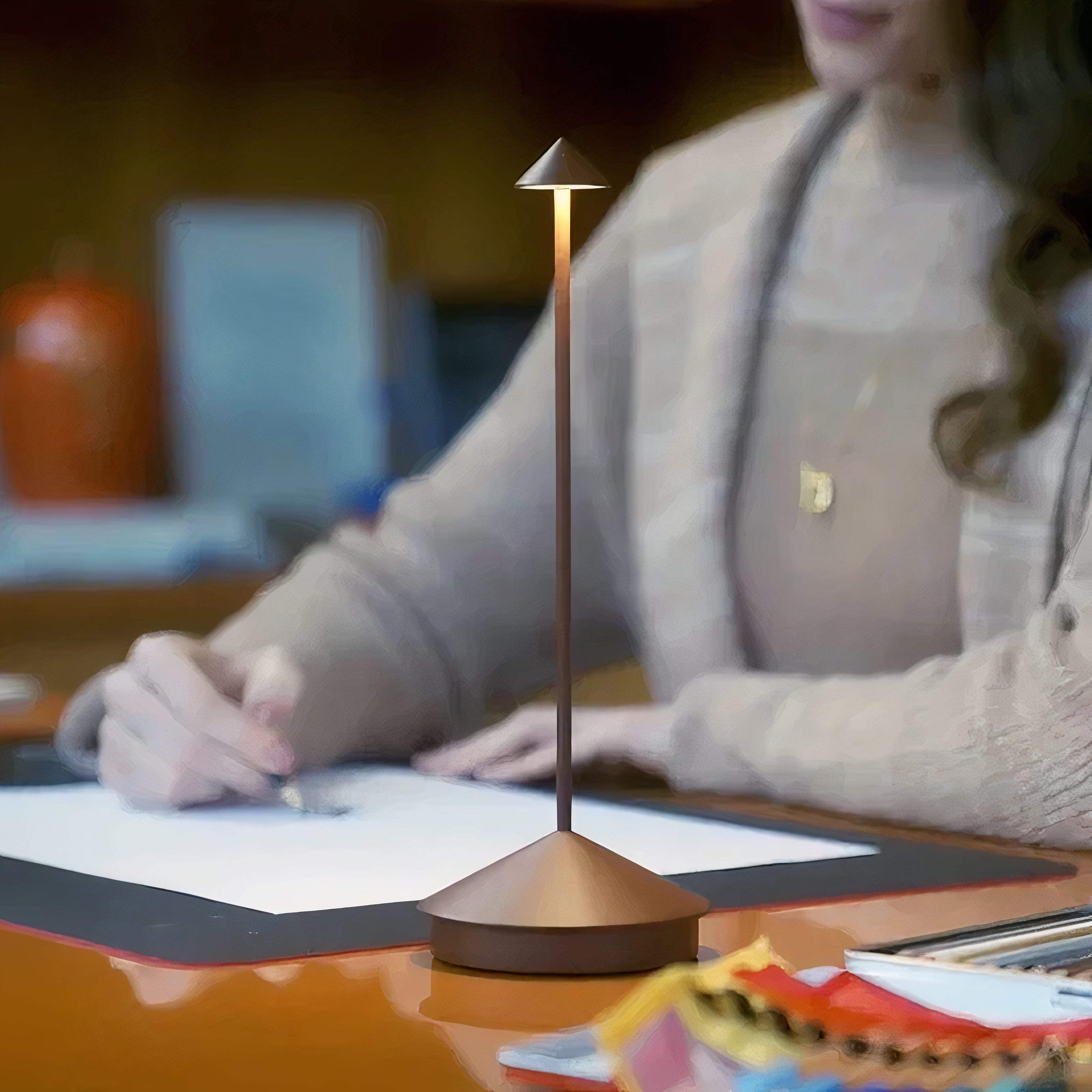 Moderne Tischlampe Skandinavisch, Warmes Licht, Kompaktes Design