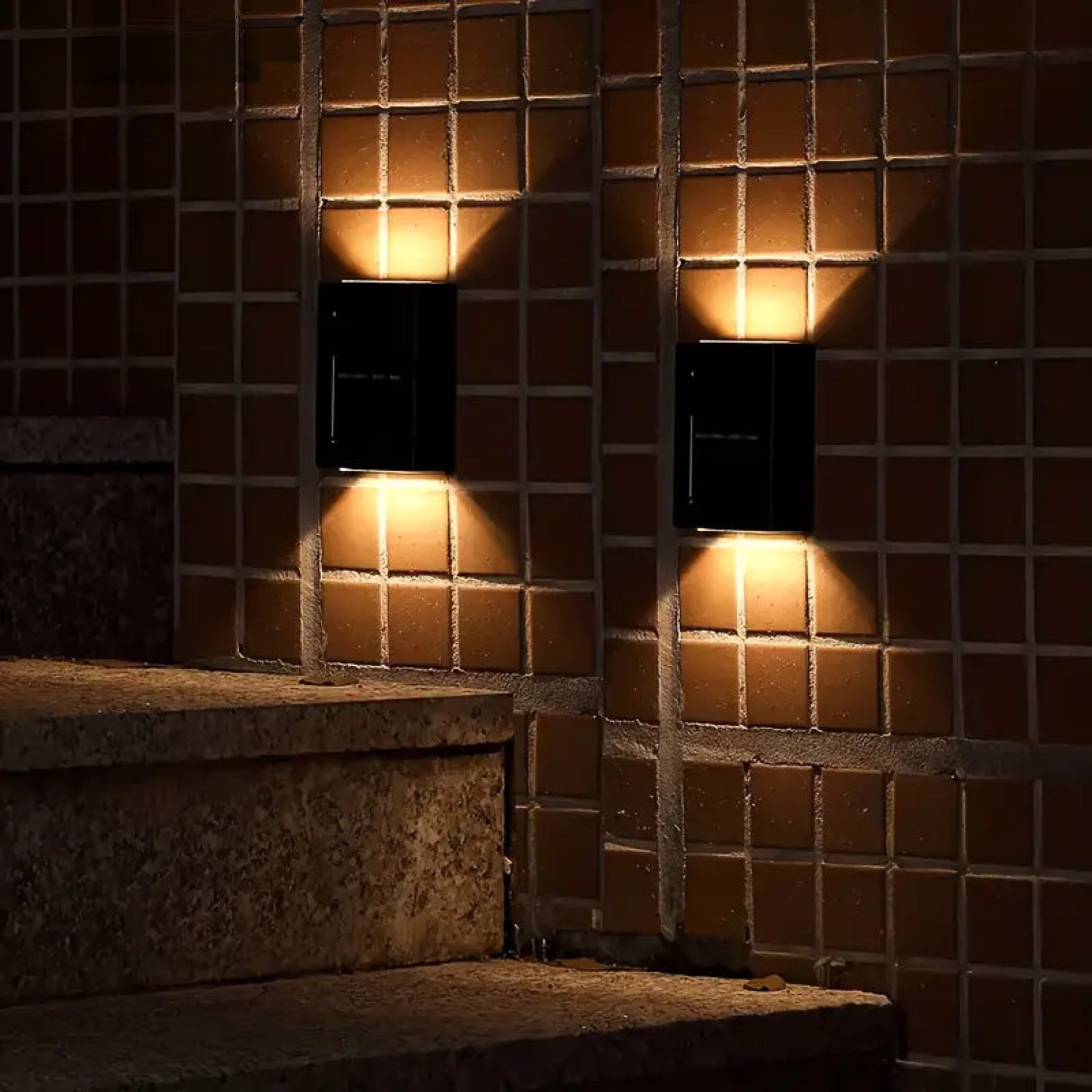 Solar LED Wandleuchte Außen, IP65, Up & Down Licht, Kabellos