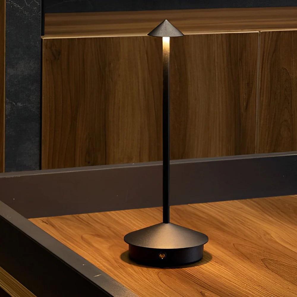 Moderne Tischlampe Skandinavisch, Warmes Licht, Kompaktes Design