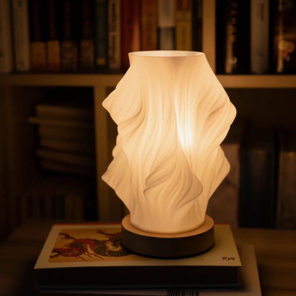 LED Tischlampe Holz – Wellen / Wirbel / Wolken Design, Dimmbar, USB