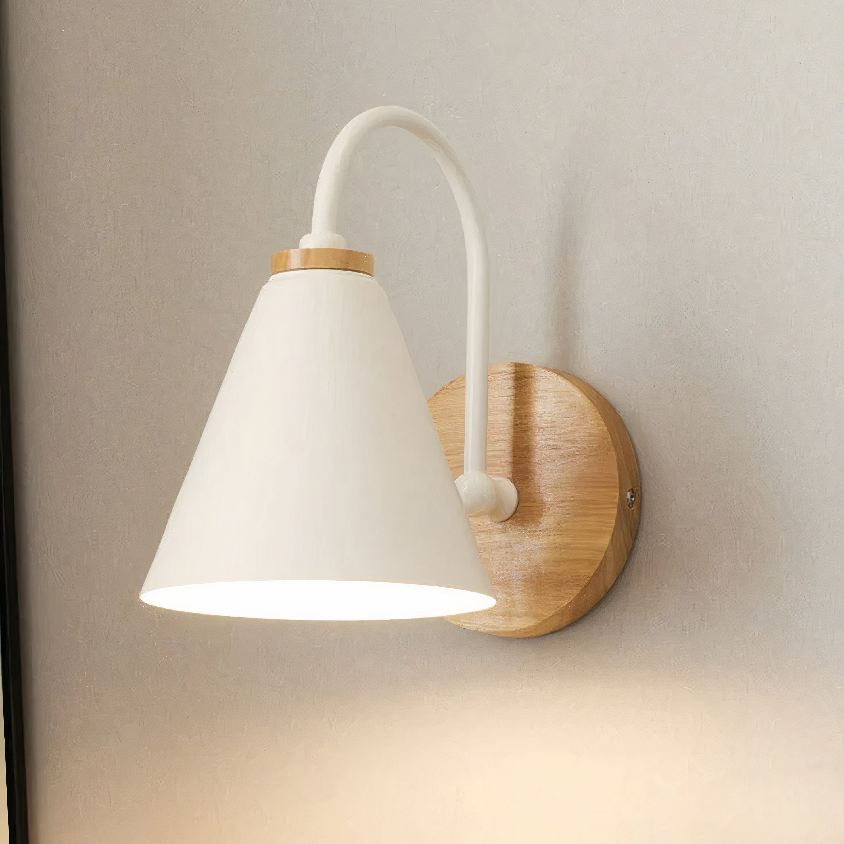 Moderne Wandlampe aus Metall, Nordisches minimalistisches Design