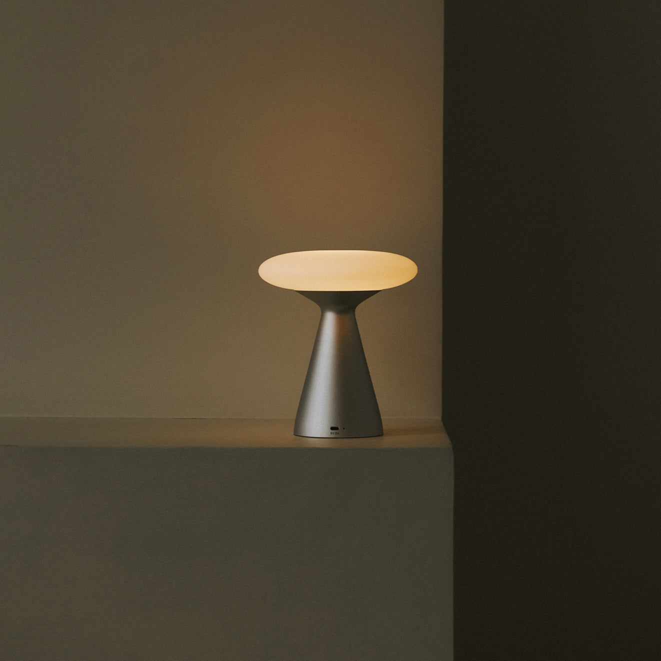 Tischlampe Modern, Minimalistisches Design Dimmbar Warmweiß