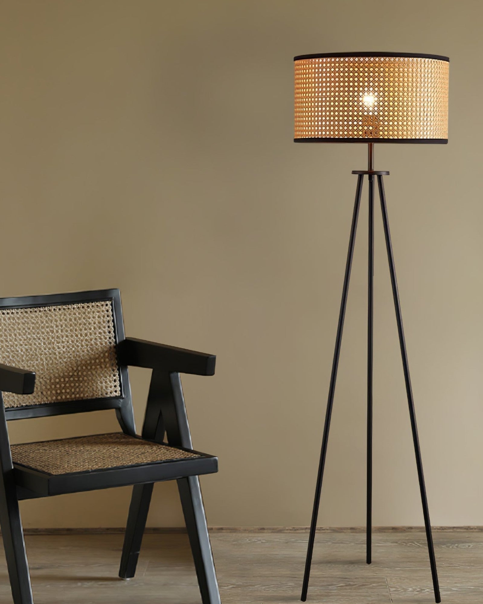 Rattan Stehlampe Dreibein, Moderne Stehleuchte Natur