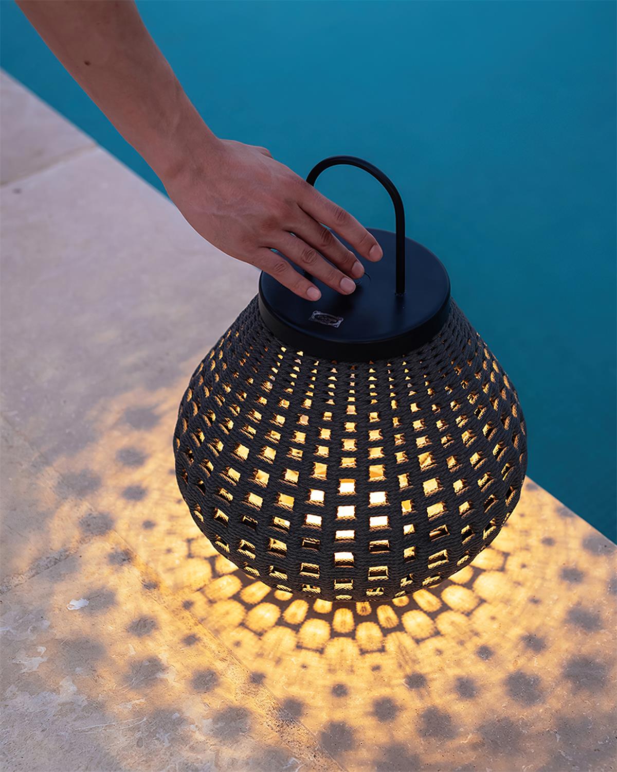 Rattan Gartenleuchte Edelstahl Schwarz, Tropfenform LED Kabellos