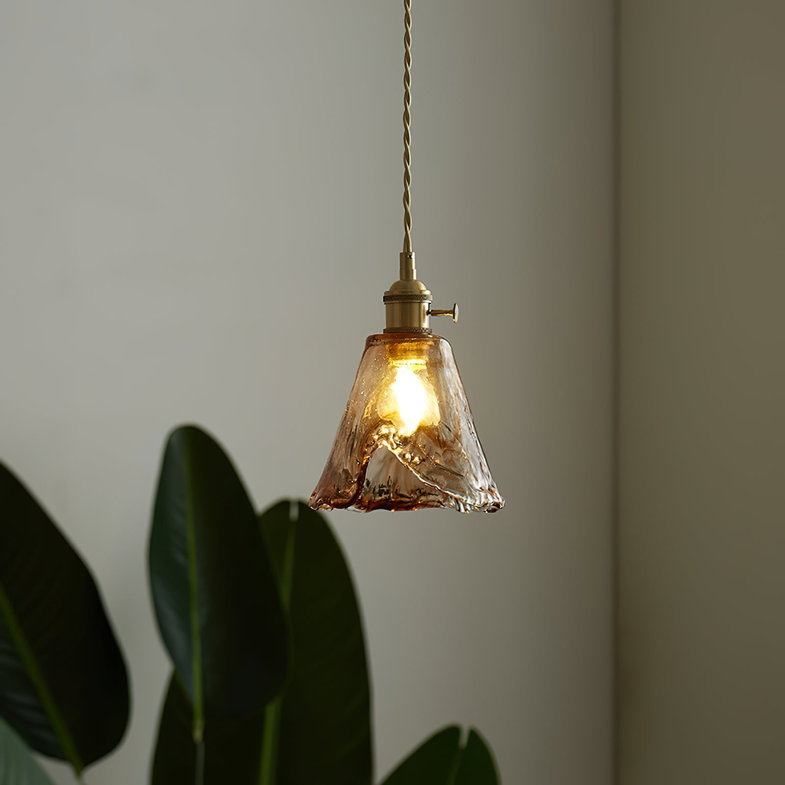 Retro Pendelleuchte Glas Messing, Amber Geriffelt, Vintage Design Dimmbar