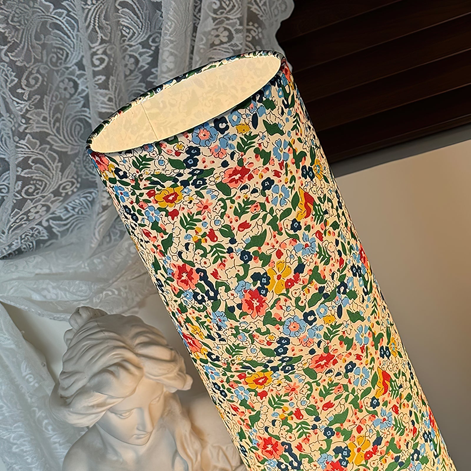 Stehlampe Blumen Stoff Holz Stativ, Design Stehleuchte E27