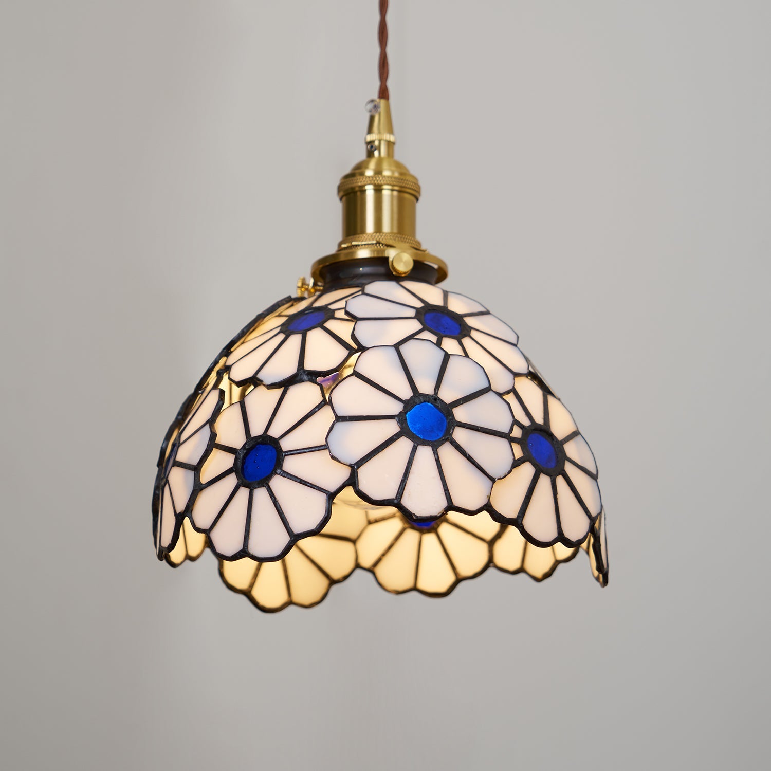 Buntglas Pendelleuchte Blumenform, Handgefertigt aus Messing, Vintage Dimmbar