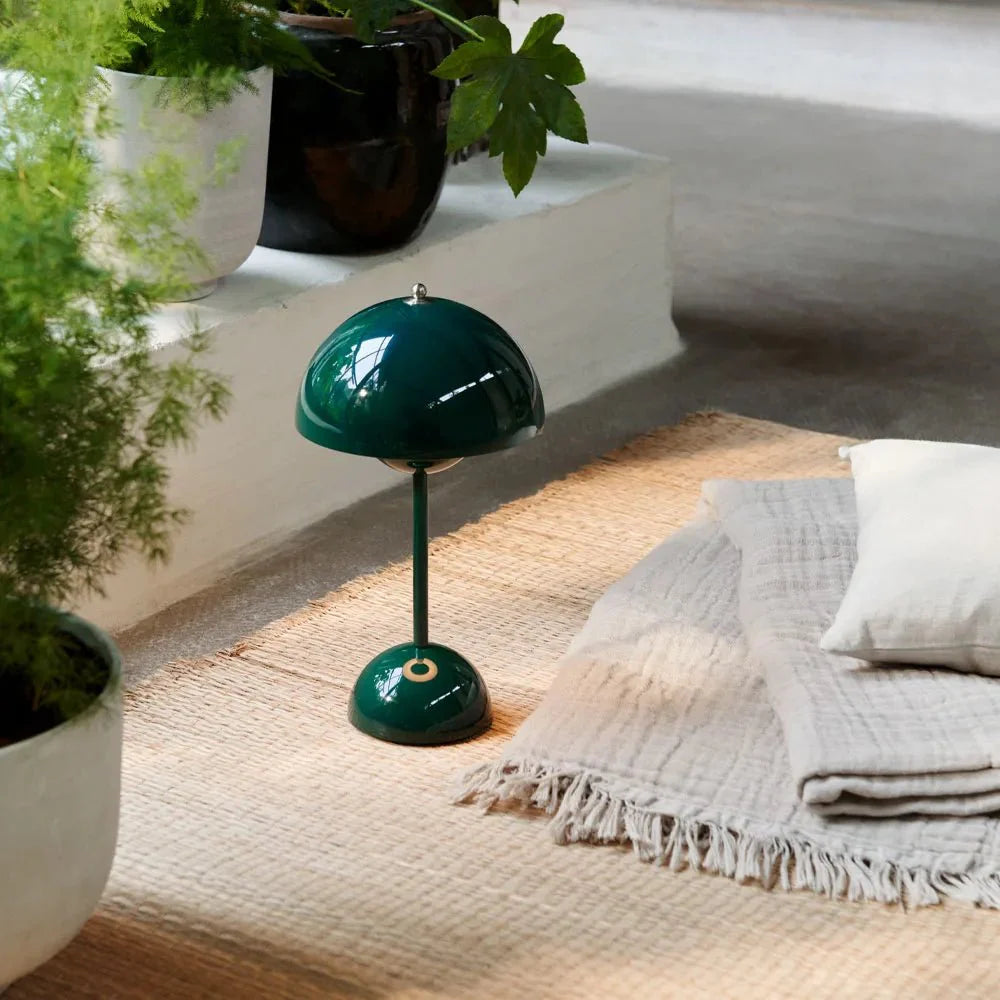 Skandinavische LED Tischlampe Metall – Dimmbar & Kabellos, Modernes Design